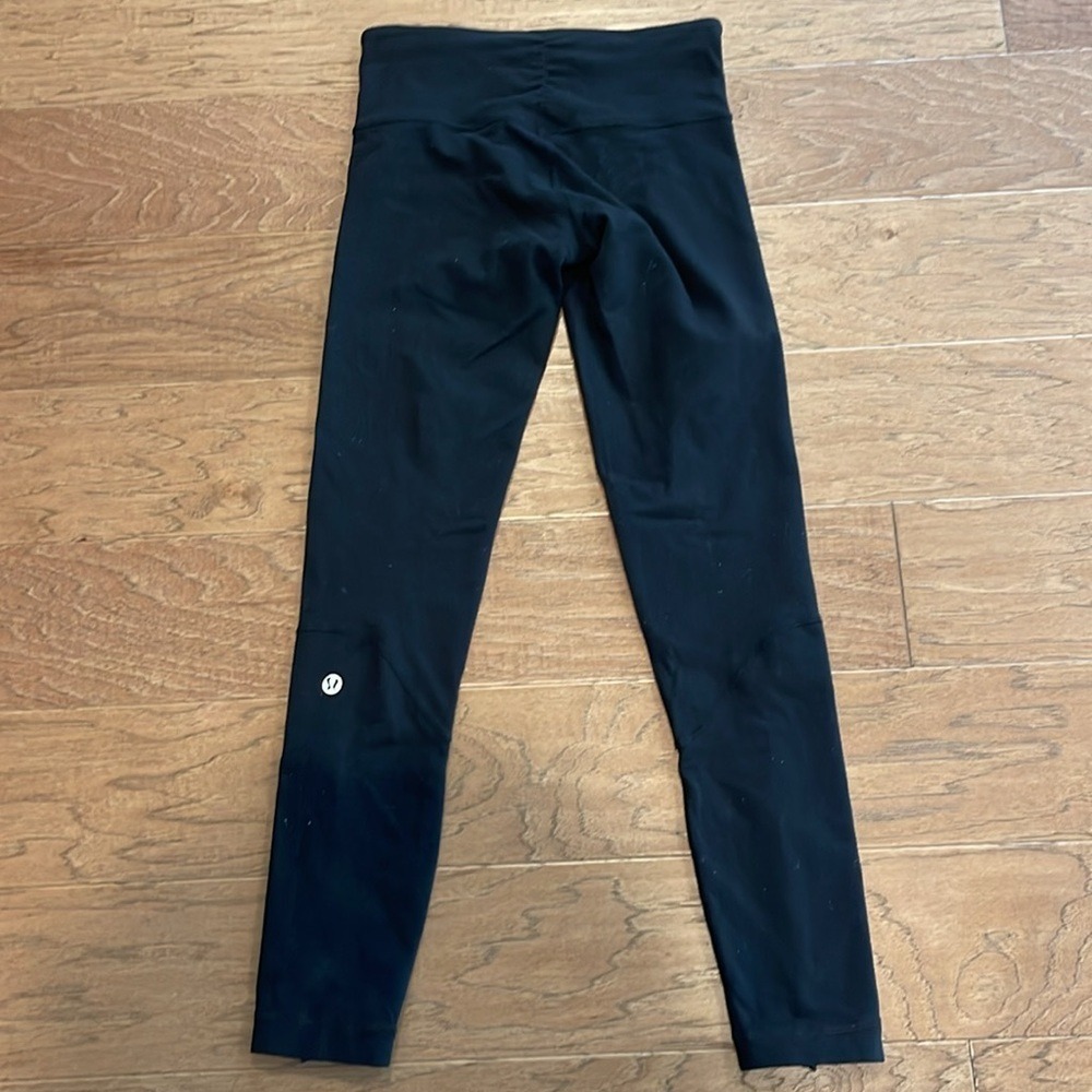 Lululemon Low Rise Black Ruffle Leg Leggings 2 - Picture 6 of 8